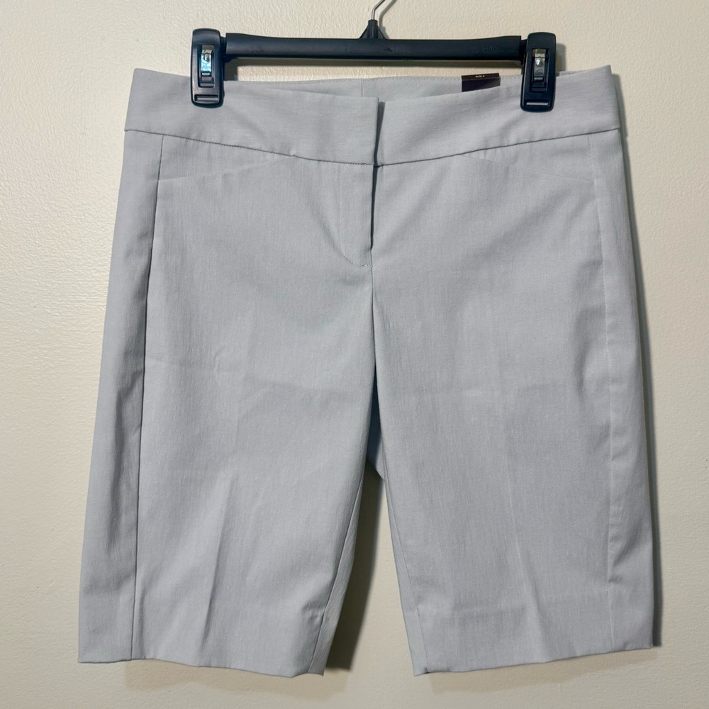 NWT The Limited Light Gray Exact Stretch Shorts, Size 6